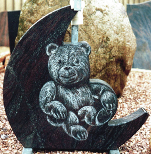 Baerchen auf halbmond